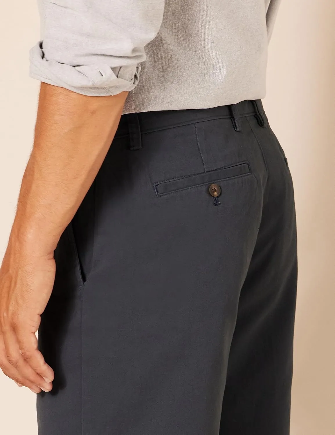 Amazon Essentials Men's Classic-Fit 9" Chino Short