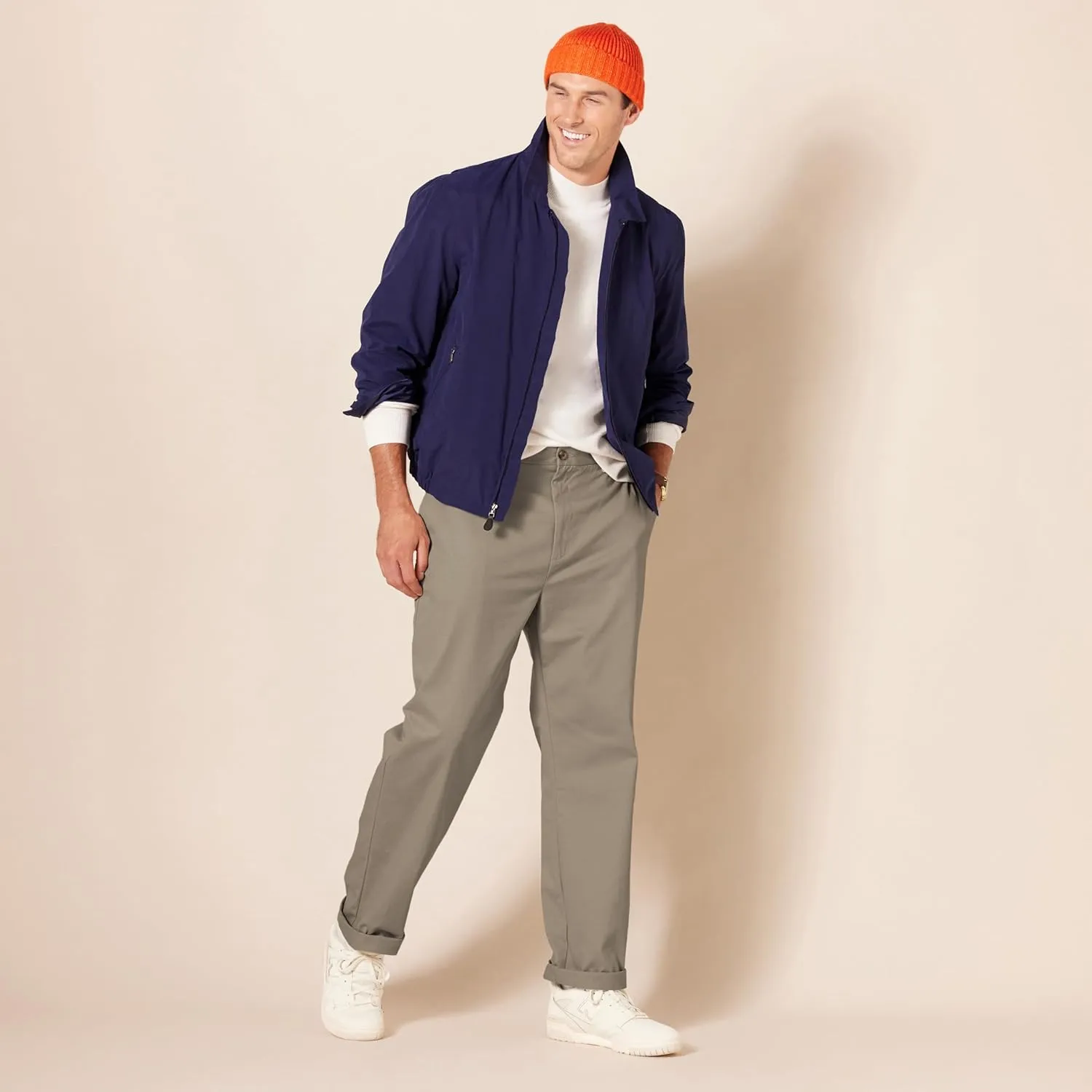 Amazon Essentials Men's Classic-Fit Wrinkle-Resistant Flat-Front Chino Pant (Available in Big & Tall)