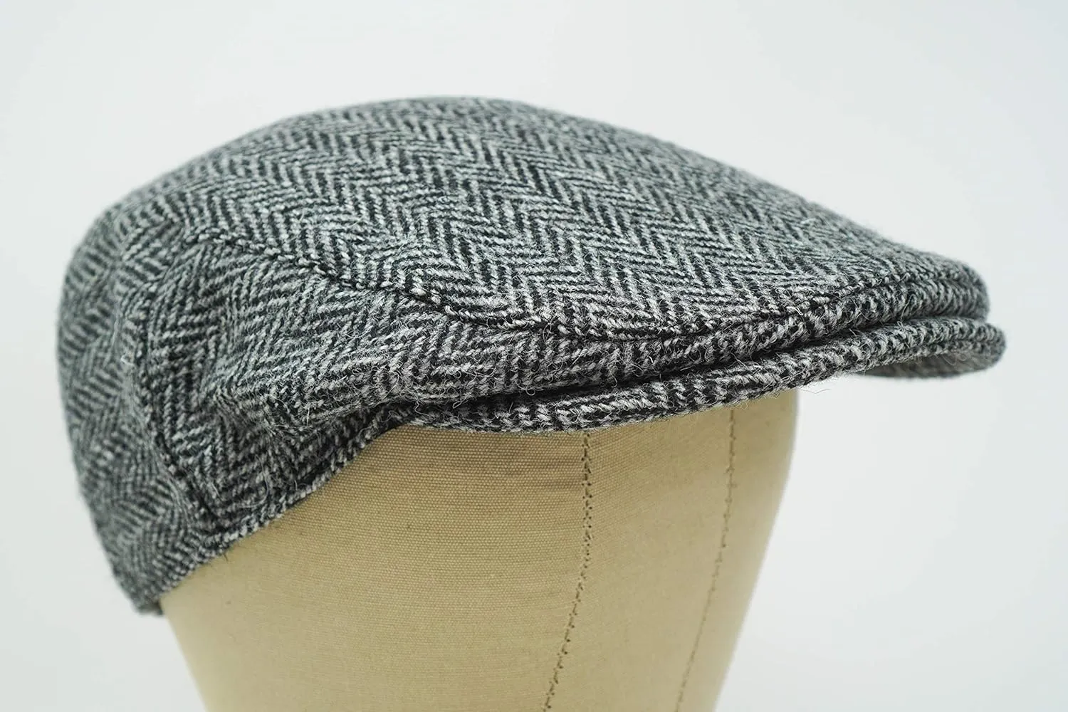Borges & Scott Nevis Flat Cap - 100% Handwoven Wool – Harris Tweed – Water Resistant
