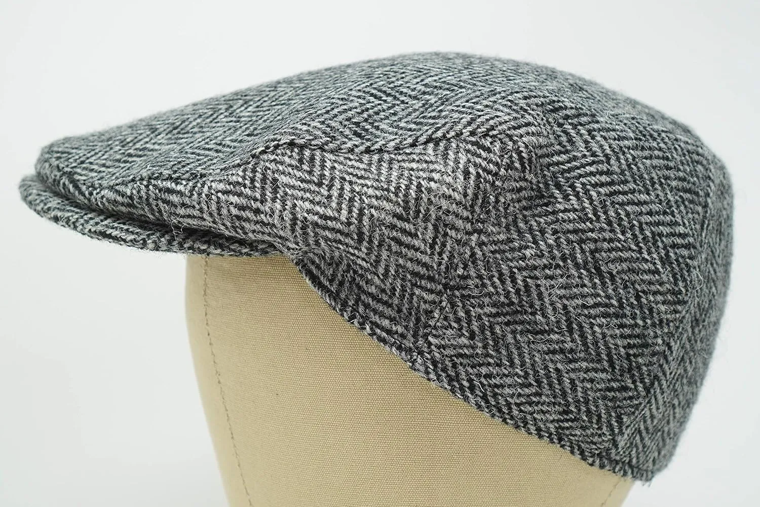 Borges & Scott Nevis Flat Cap - 100% Handwoven Wool – Harris Tweed – Water Resistant