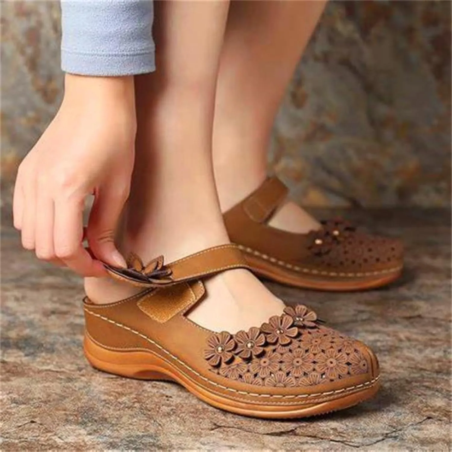 Clogs for Women Dressy Summer Closed Toe Wedge Sandals Casual Walking Shoes Hollow Out Vintage Anti Slip Slippers Flower Design Slip On Shoes