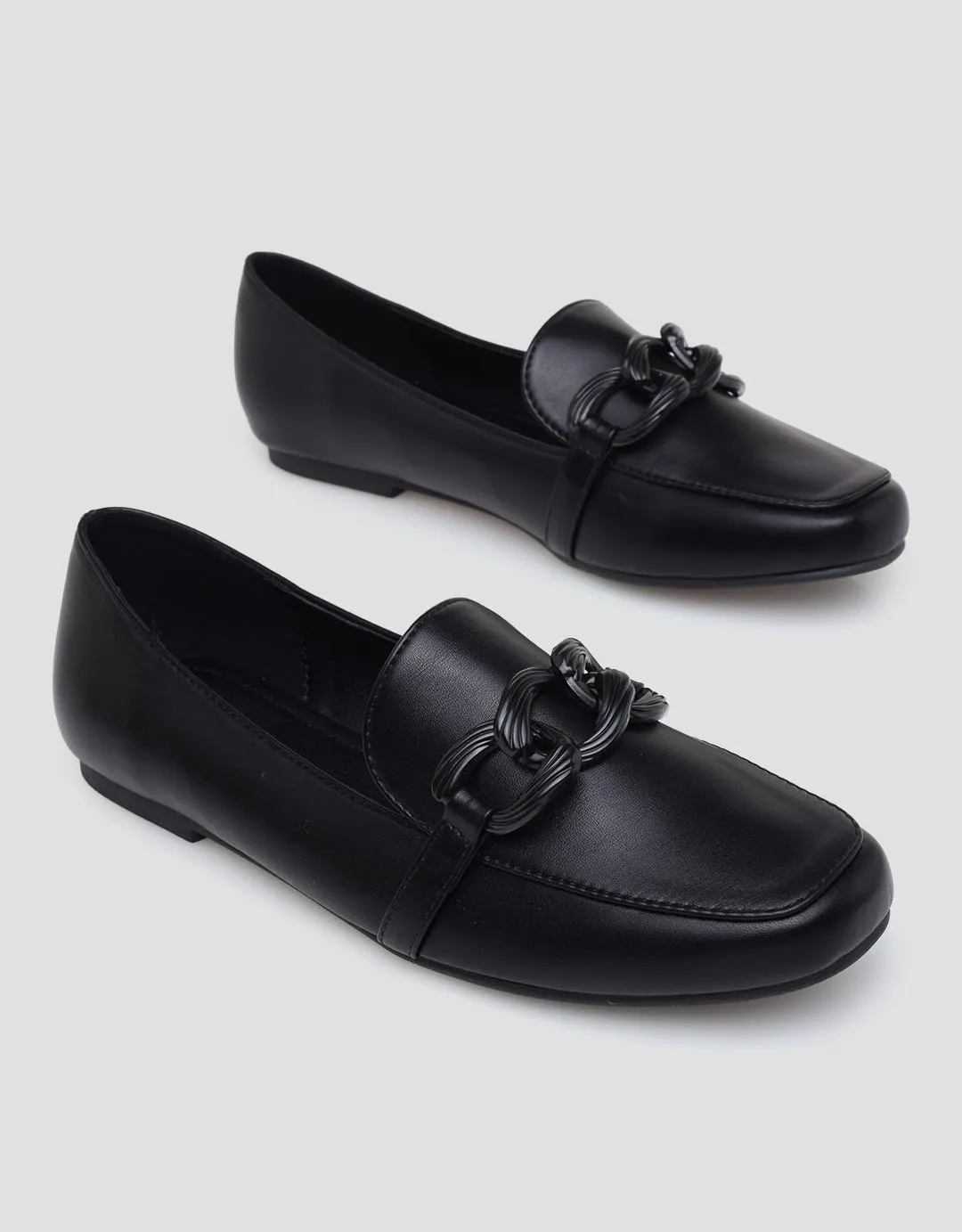 Details DCX Moccasin Loafer Wanita