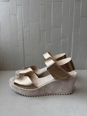 Fama Cava Cuervo Wedge Sandal