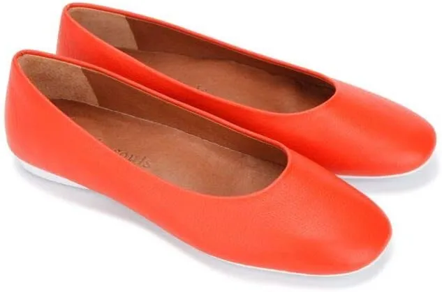 Gentle Souls by Kenneth Cole Women's Travel Ballet Flat