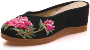 Ladies Embroidered Shoes Comfortable Flat Round Toe Shoes Loafers Chinese Canvas Shoes Slippers Cute