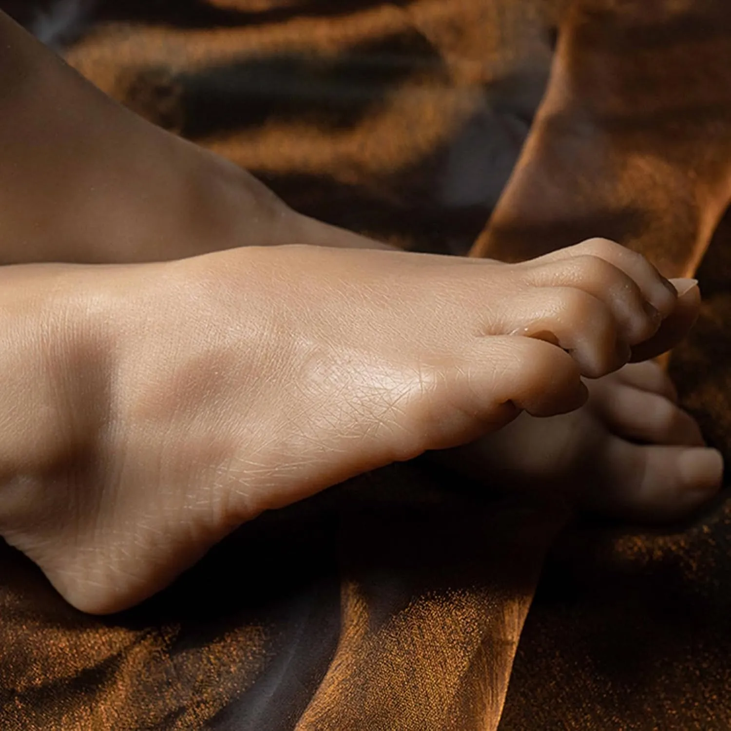 Realistic Feet Model, Soft TPE Female Mannequin Foot with Toe Bones Lifesize Fake Foot for Jewerly Sandal Shoe Sock Display,Left,Wheat