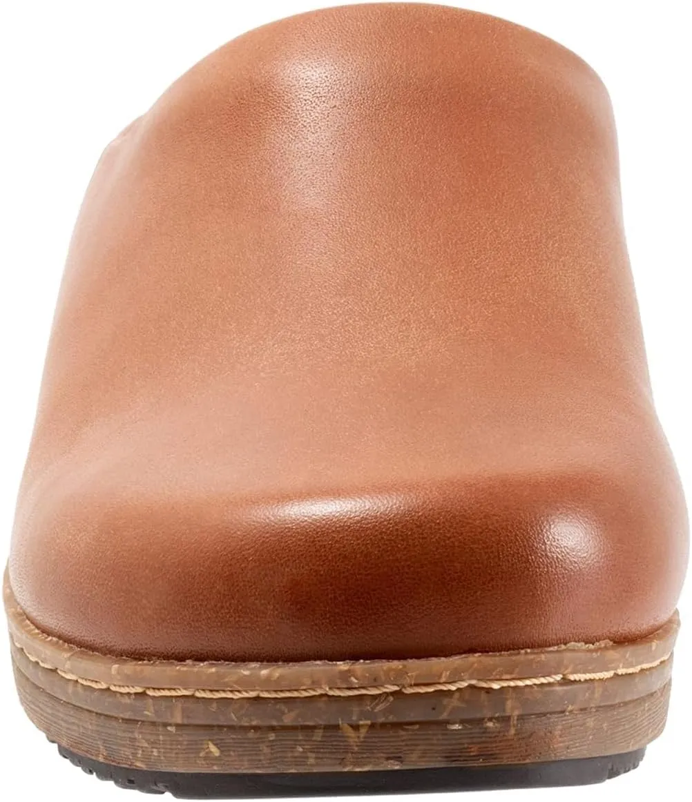 SoftWalk Women's Arvada Clog