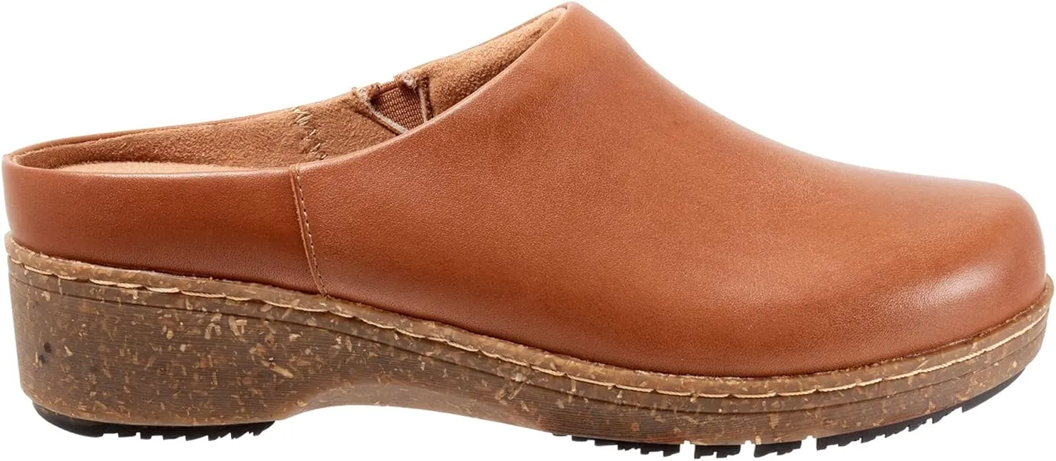 SoftWalk Women's Arvada Clog