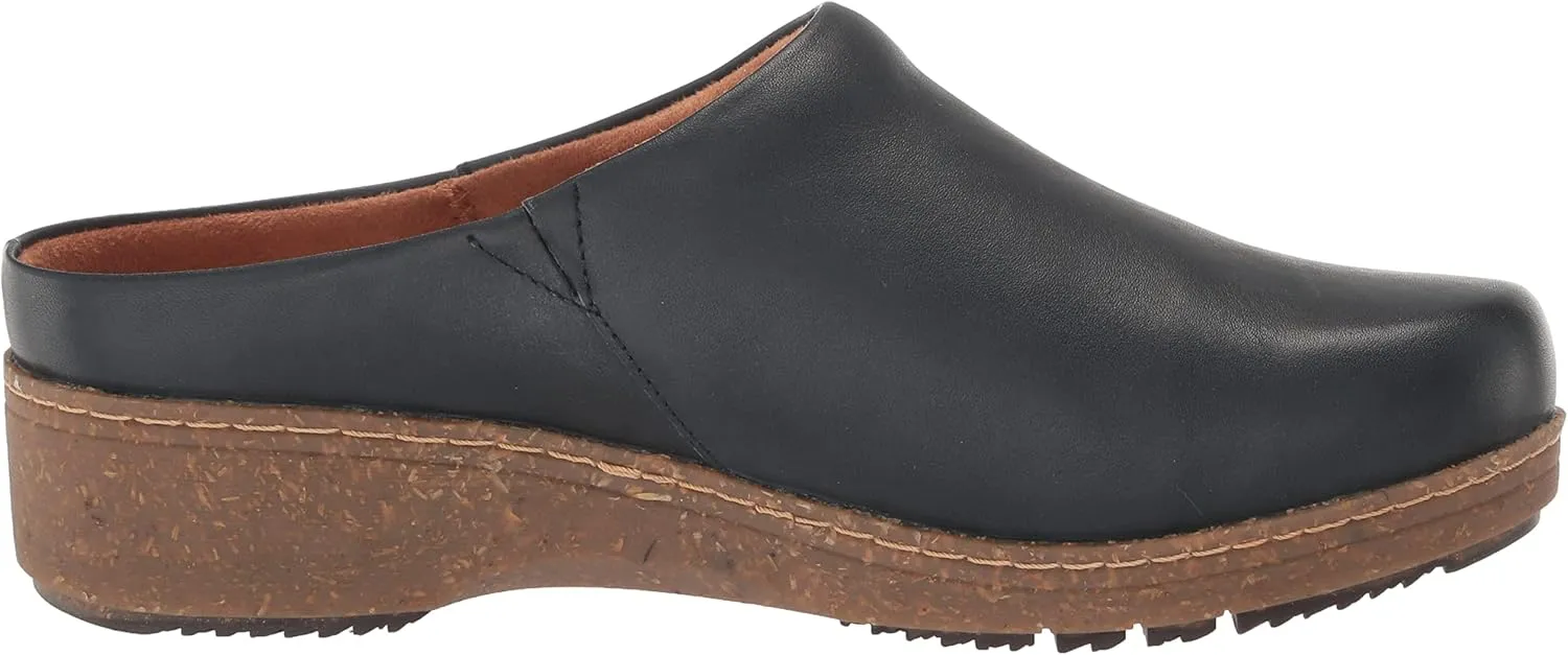 SoftWalk Women's Arvada Clog