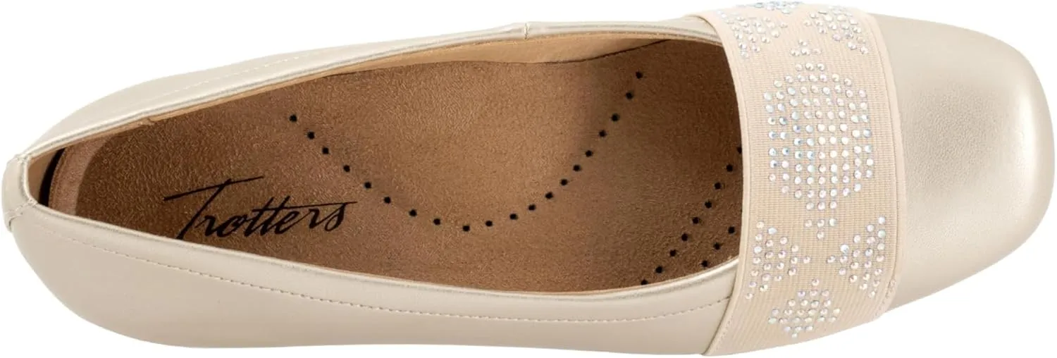 Trotters Women's Sarina Flat
